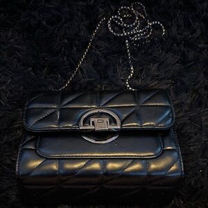 Elegant Black Quilted Chain Bag